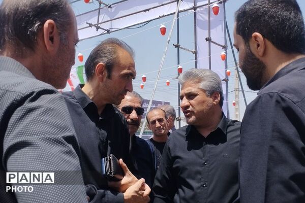 جلوه‌ای از  همبستگی و خدمت در وداع رهبر شهید  امت اسلام در بهارستان دو