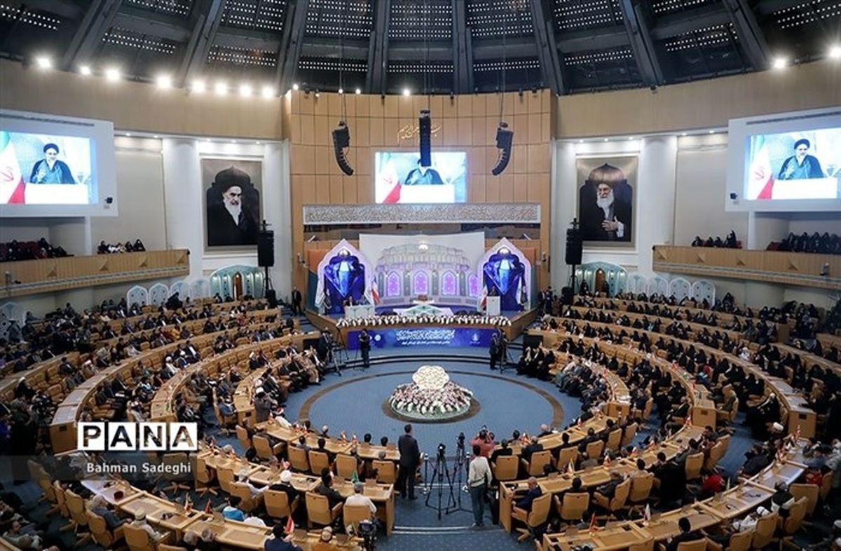 مهم‌ترین پشتوانه نظام تعلم و تربیت ایران قرآن است
