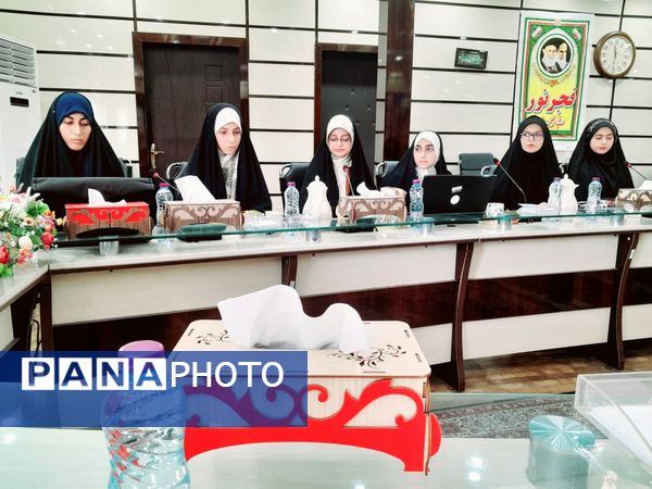 نشست خبرنگاران پانا و فعالان روابط عمومی استان بوشهر با رئیس اداره اطلاع رسانی و روابط عمومی وزارت آموزش و پرورش