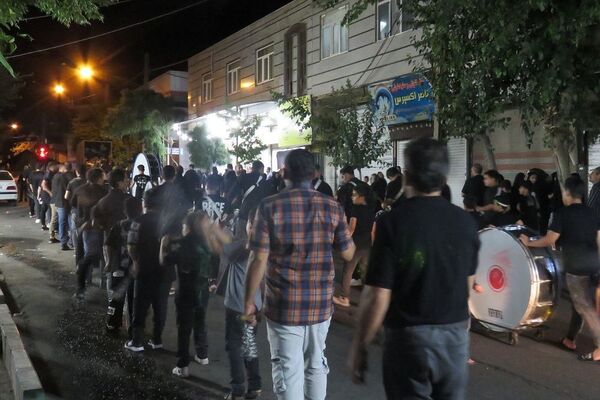 سوگواری عزاداران شهر قیامدشت در شب عاشورای حسینی