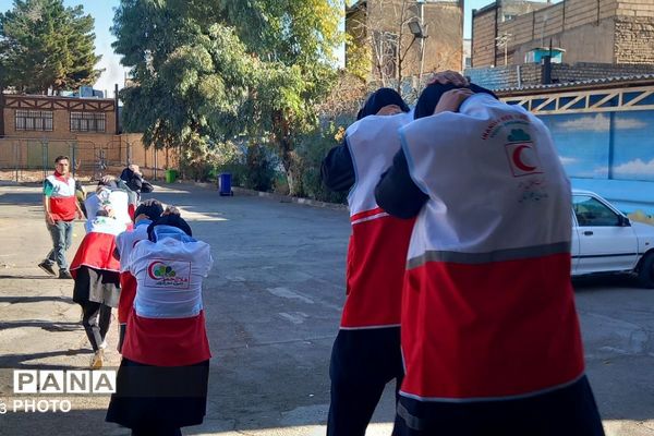 رقابت دانش‌آموزان قرچک برای ادای مسئولیت‌های اجتماعی خود در چهاردهمین المپیاد طرح «دادرس»