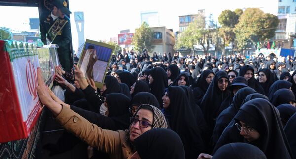مراسم تشییع پیکرهای ۷ شهید گمنام در کرمانشاه