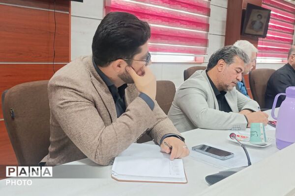 نقشه راه آموزش و پرورش ملارد در جلسه معاونان 