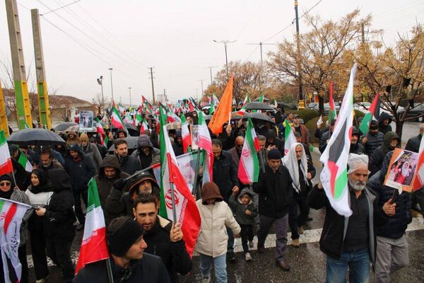حضور حماسی مردم شهرستان پردیس در راهپیمایی روز قدس با وجود بارندگی