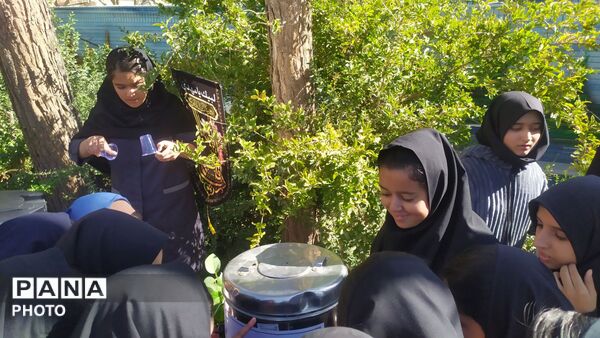 عطر و بوی دهه فاطمیه در دبیرستان فرهیختگان 