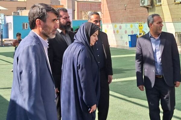 بازدید معاون تربیت بدنی و سلامت اداره کل از اتاق بازی و یادگیری دبستان شاهد شهید قدوسی 