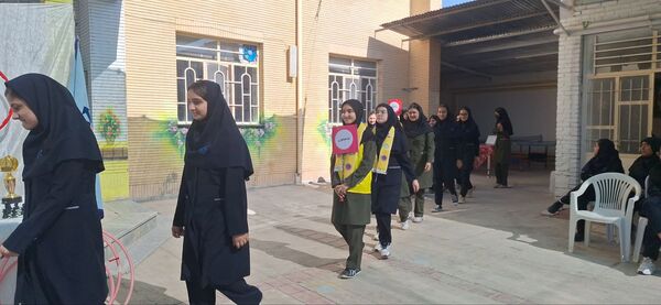 افتتاحیه المپیاد ورزشی در دبیرستان فرزانگان دوره اول 