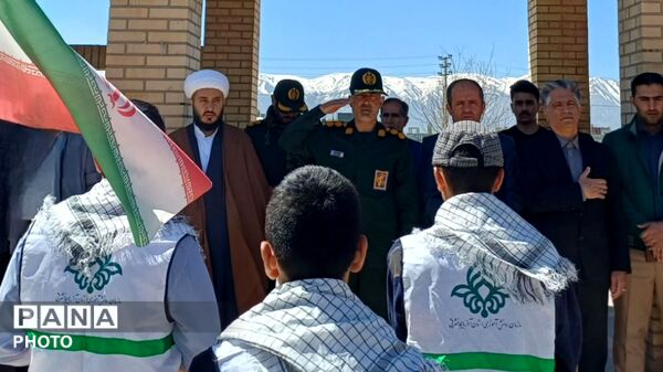گلزار شهدای شهرستان سراب، میزبان فرهنگیان و دانش‌آموزان در هفته معلم