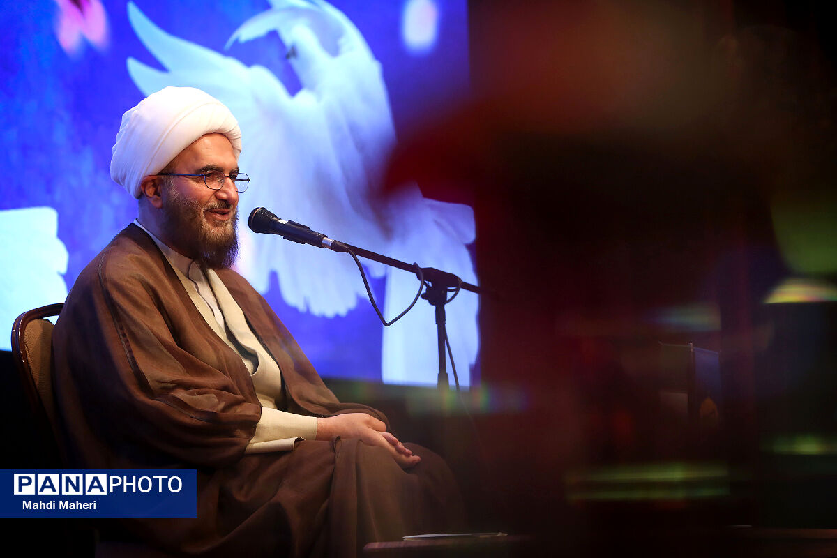 نشست راه روشن «تبیین آیه سال تشکیلات»