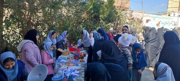  بازارچه مدرسه شهید نجفی فدافن کاشمر