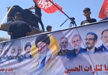 پیاده‌روی اربعین با «جای خالی شهدا»؛ میثاق جاماندگان یزدی در مسیر نجف‌آباد