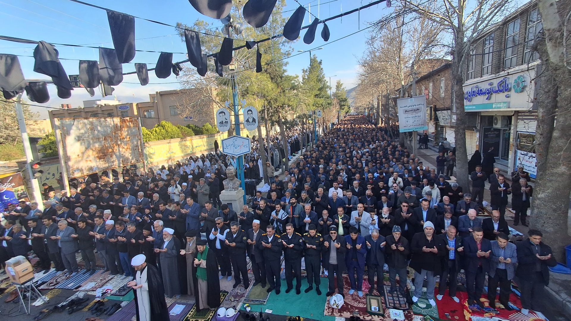 نماز عید فطرجشن پایان یک ماه بندگی شهرستان سلسله