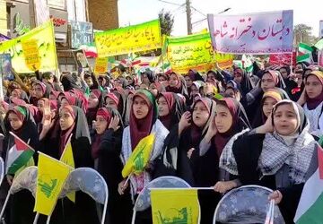 دانش‌آموزان میبدی خط مقدم مبارزه با استکبار 