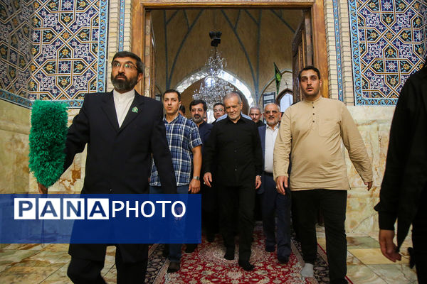 تشرف رئیس جمهور به زیارت حرم حضرت معصومه(س)