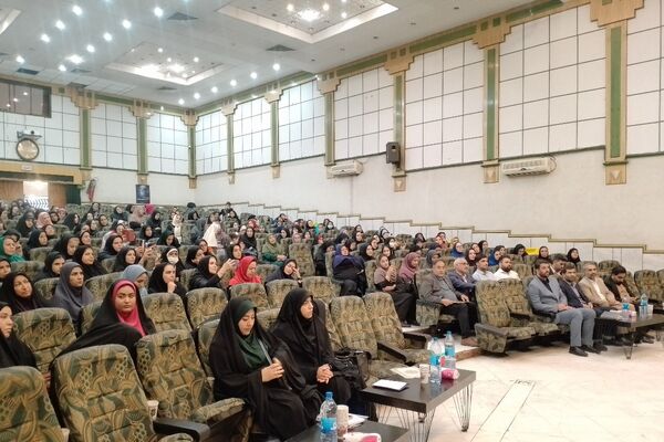 آیین تقدیر از معماران خشت اول ، معلمان اول ابتدایی