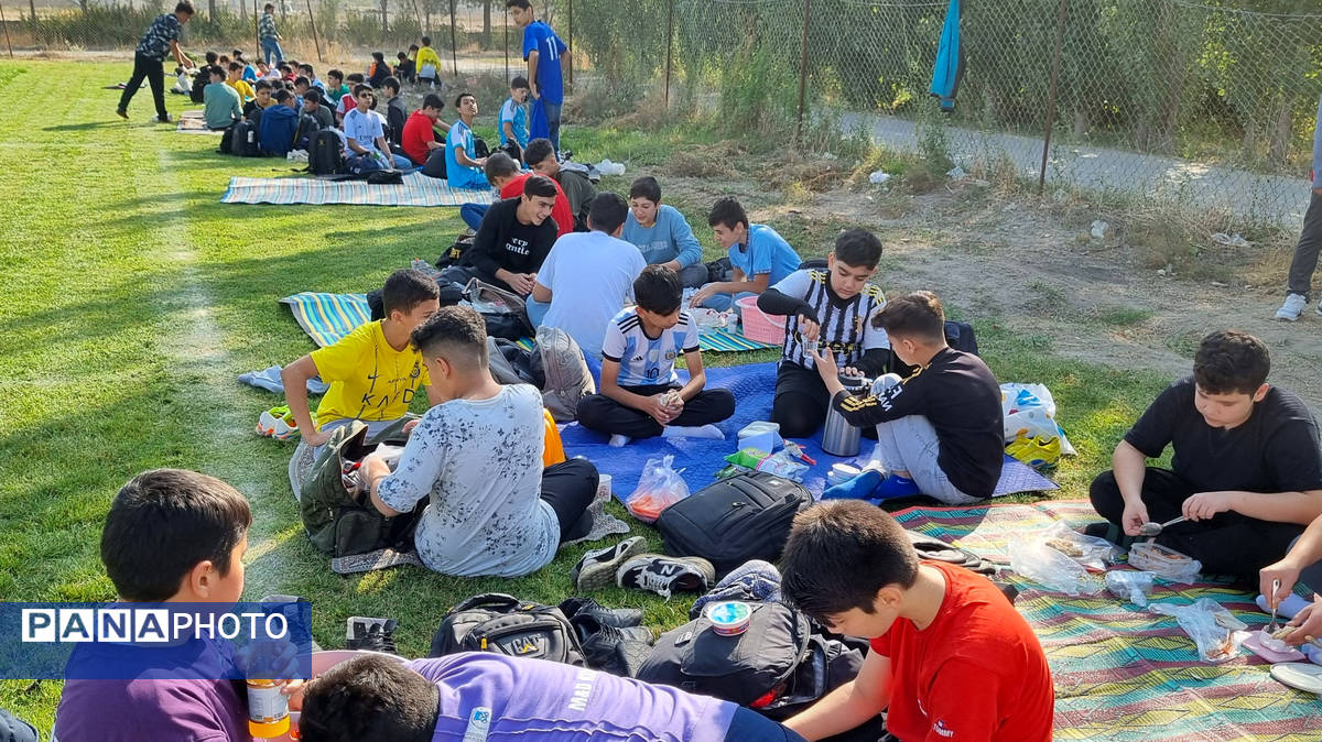 صبحانه سالم دبیرستان نمونه دولتی پژوهش آشخانه 