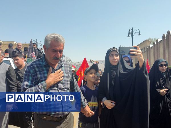 مراسم پیاده‌روی و عزاداری دلدادگان اربعین در شیراز