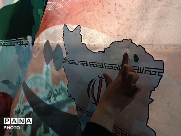موشک‌های کاغذی کودکان فارسانی به آسمان رسیدند