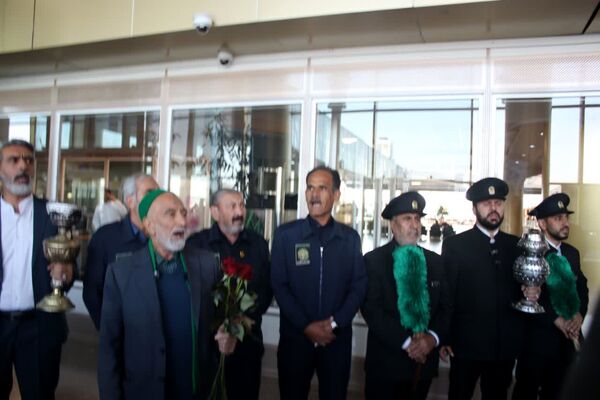 استقبال باشکوه مجاوران امام مهربانی‌ها از میهمانان بیست و دومین اجلاسیه بین‌المللی پیرغلامان حسینی در مشهد
