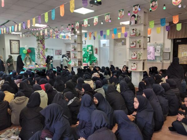 جشن نیمه‌شعبان در دبیرستان شاهد ارض اقدس ناحیه۳ مشهد