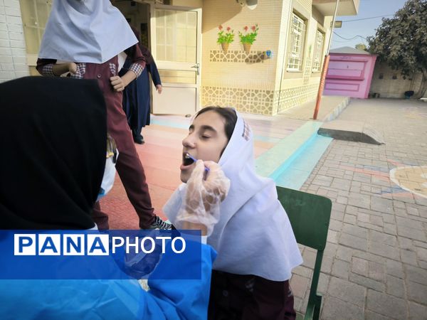 وارنیش فلوراید در دبستان شطیطه2