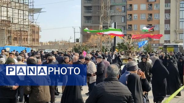 حضور مردم دارالمؤمنین کاشان در یوم الله ۲۲ بهمن