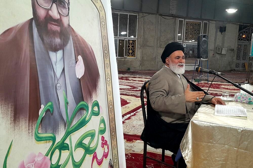 گردهمایی فعالان فرهنگی به‌مناسبت گرامیداشت مقام معلم در ناحیه دو بهارستان 