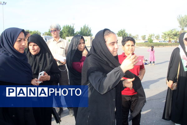 دانش آموزان بوشهر برای دیدار با رهبر انقلاب عازم تهران شدند 