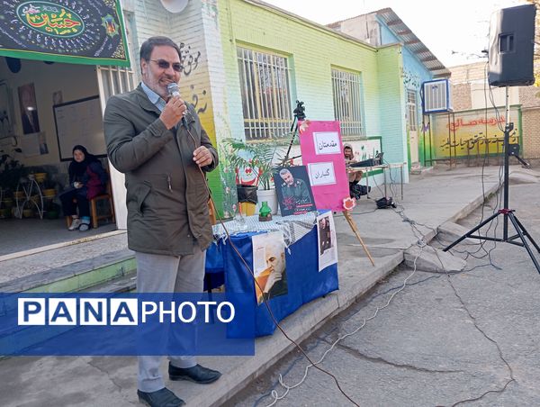 بزرگداشت هفته بسیج در دبیرستان حاج تقی نجفی نیشابور 