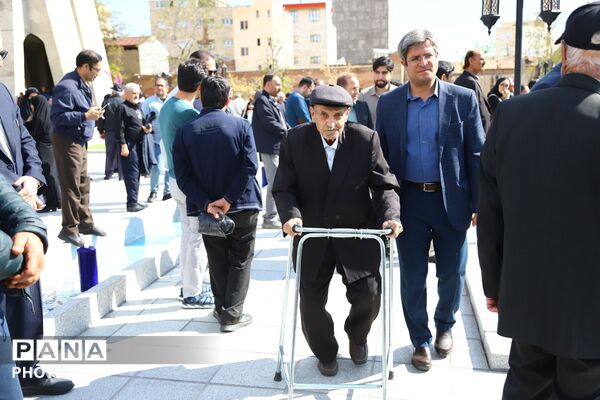 مراسم تشییع پیکر معلم و شاعر نامدار «باریشماز»