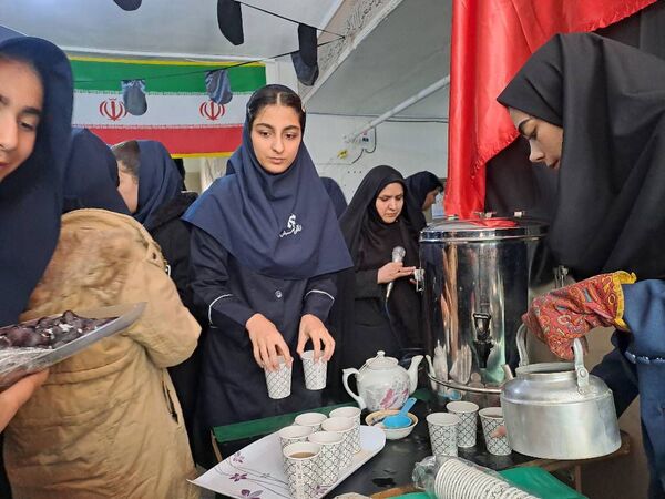 ایستگاه‌های صلواتی و دسته‌های سینه‌زنی و هیات‌های عزاداری در مدارس شهرستان قدس