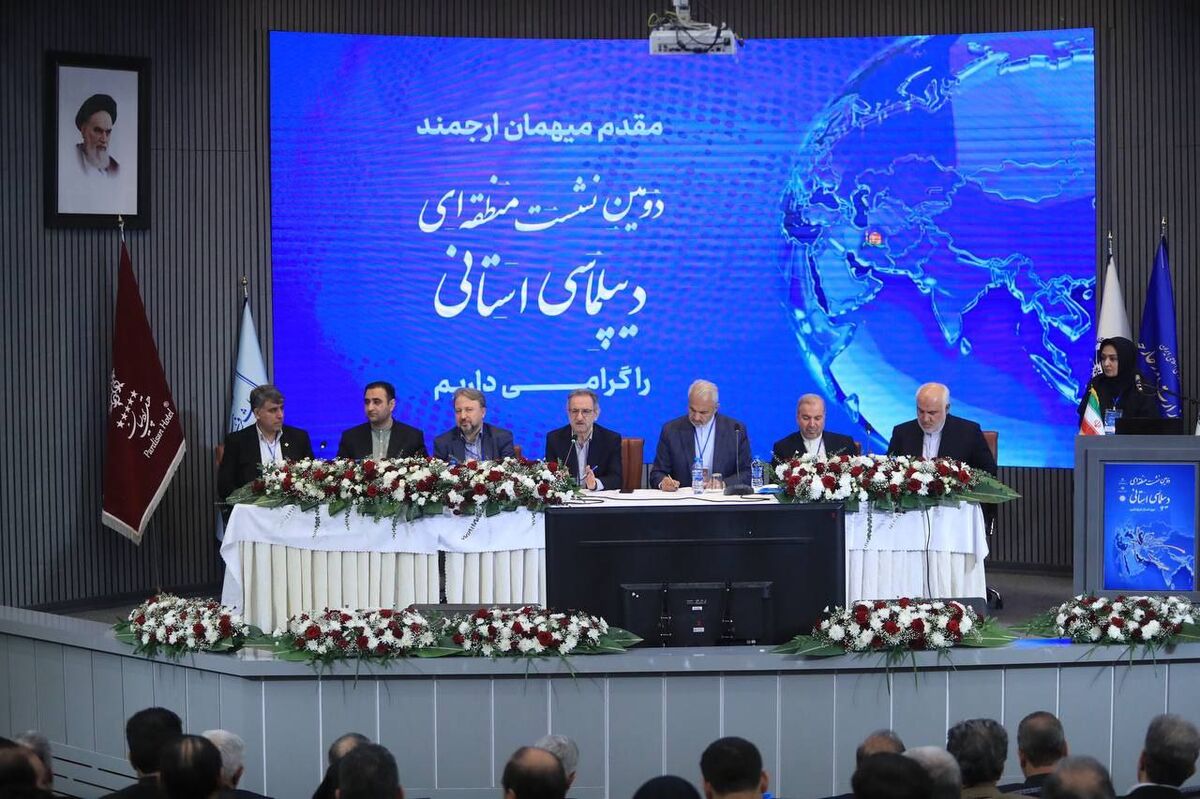 توسعه صنعت گردشگری در گرو تغییر نگاه ملی، خروج دولت از تصدی‌گری و اصلاح ساختارهای بانکی و قانونی است