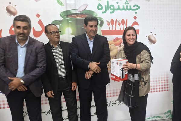 جشنواره غذای ایرانی به مناسبت هفته فرهنگی در فرهنگسرای بعثت صفادشت 