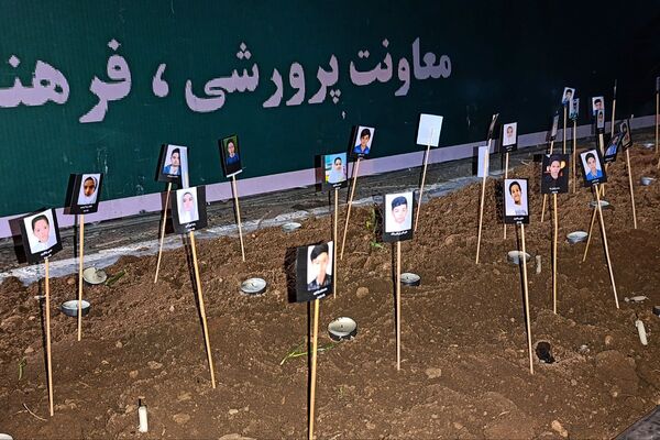 مراسم چهلمین روز شهادت دانش‌آموزان میناب