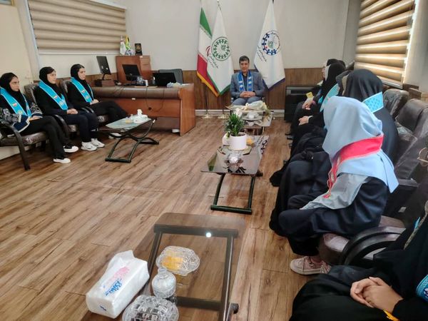 دیدار دانش‌آموزان پیشتاز با مدیر سازمان دانش‌آموزی خراسان رضوی