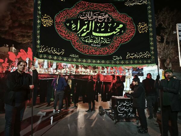 نغمه‌های محزون در سوگ بانوی آسمانی 