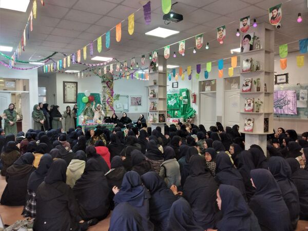 جشن نیمه‌شعبان در دبیرستان شاهد ارض اقدس ناحیه۳ مشهد