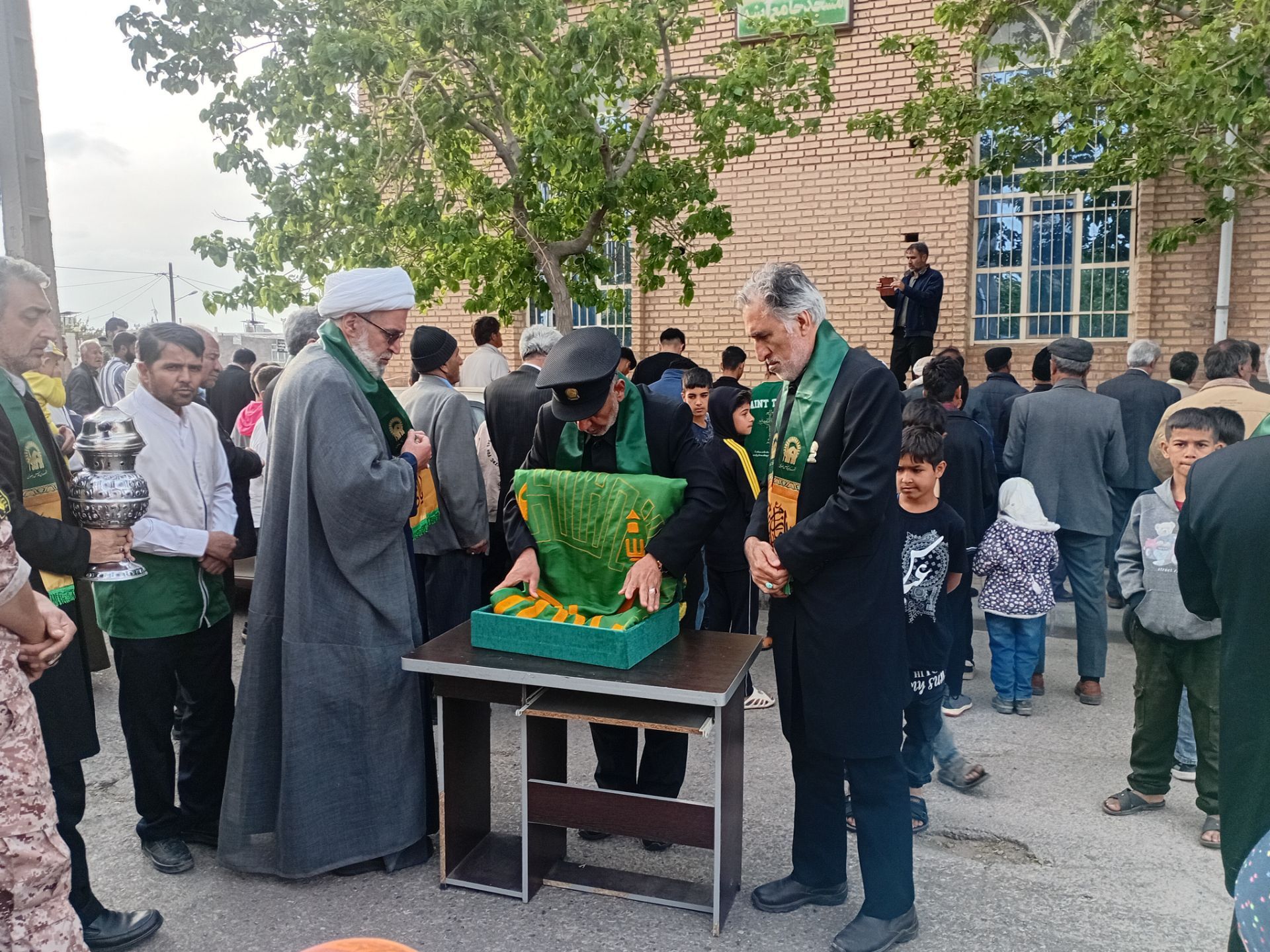 حضور خادمان حرم امام رضا (ع) در روستای آبنیه