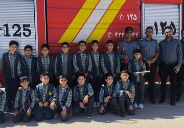 بزرگداشت روز آتش‌نشانی در دبستان فردوسی دوره دوم بروجن