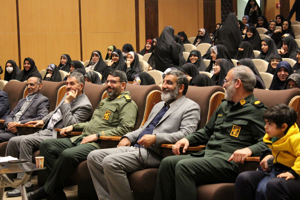 همایش فعالان بسیج دانش‌آموزی مدارس دخترانه قم 