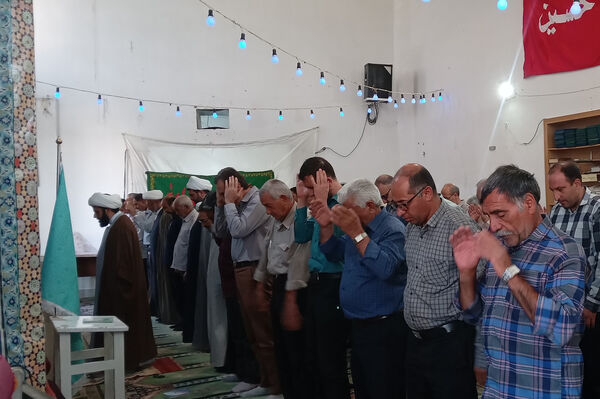 برگزاری نماز عید قربان در زرقان 