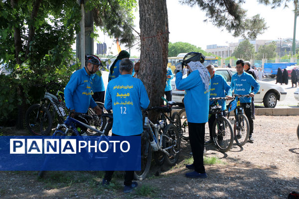 جلوه‌هایی از حضور نوجوانان در مراسم سالگرد ارتحال امام خمینی(ره)