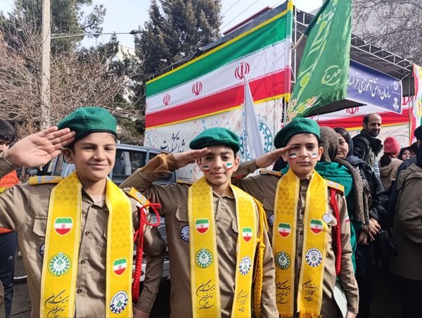 حضور چشمگیر مردم بجنورد در راهپیمایی ۲۲ بهمن