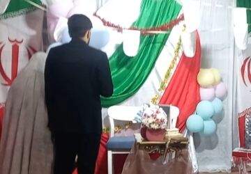 خیابان، آذین‌بسته به شکوفه‌های عشق و لبخند