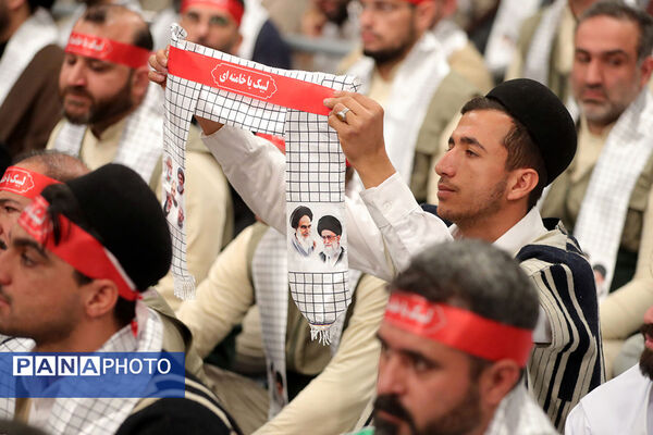 دیدار هزاران نفر از بسیجیان با رهبر معظم انقلاب