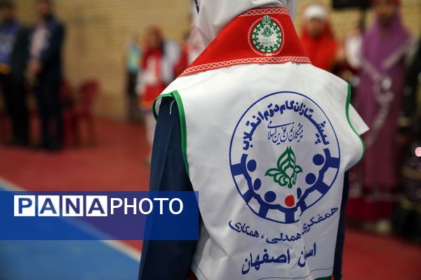 مانور یاوران انقلاب در دبستان دخترانه حاج حسن اصلانی ۲