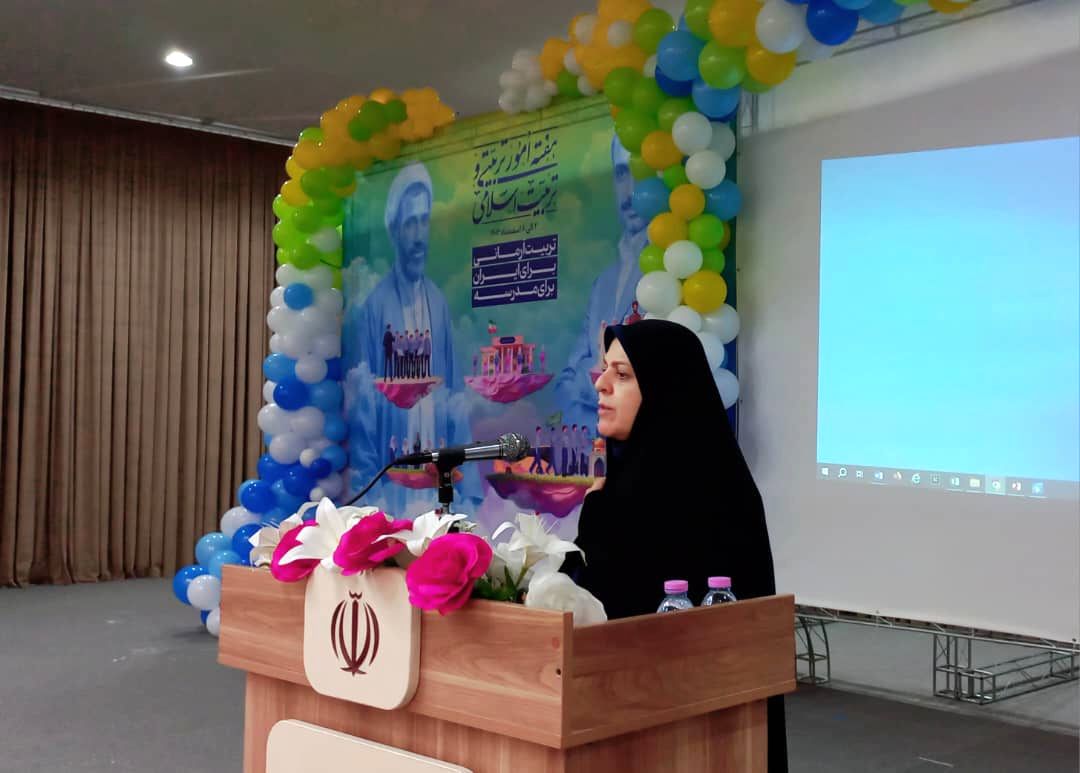 تقویت هویت دینی و ملی دانش‌آموز از اهداف امور تربیتی است