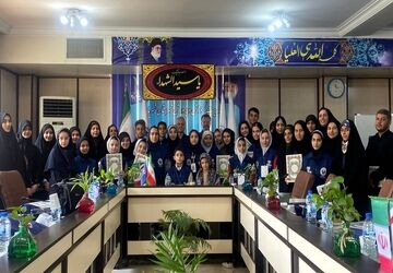 نشست صمیمی و تقدیر دانش‌آموزان خبرنگاران پانا شهریار با حضور مدیر آموزش و پرورش شهرستان