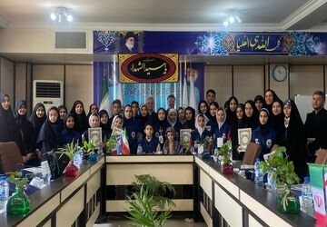 نشست صمیمی و تقدیر دانش‌آموزان خبرنگاران پانا شهریار با حضور مدیر آموزش و پرورش شهرستان