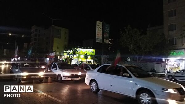 پرچم های ایران و حزب الله  بر فراز شهر نیشابور 
